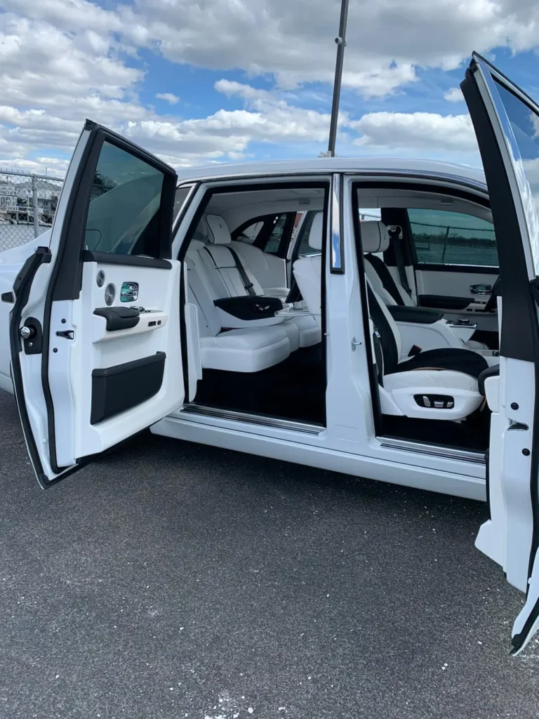 Rolls-Royce Phantom cabin - MZ RIDE luxury car service on Long Island and NYC